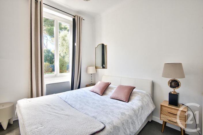 Image No.15-4 Bed House for sale