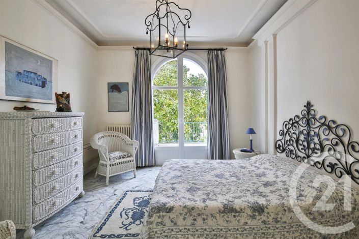 Image No.16-6 Bed House for sale