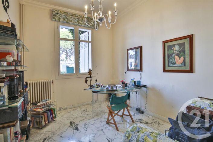 Image No.17-6 Bed House for sale