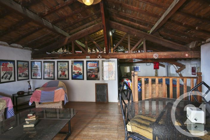 Image No.19-6 Bed House for sale