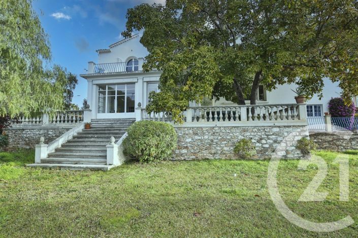 Image No.2-6 Bed House for sale