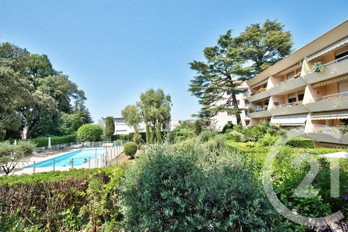 Image No.20-4 Bed Apartment for sale