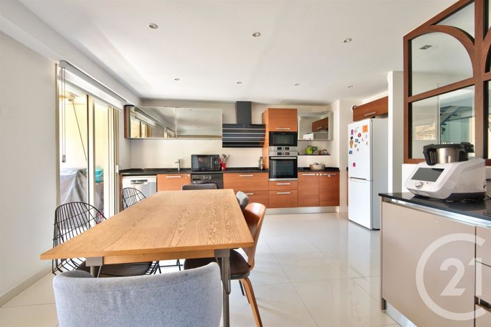 Image No.8-4 Bed Apartment for sale