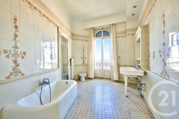 Image No.8-3 Bed Apartment for sale