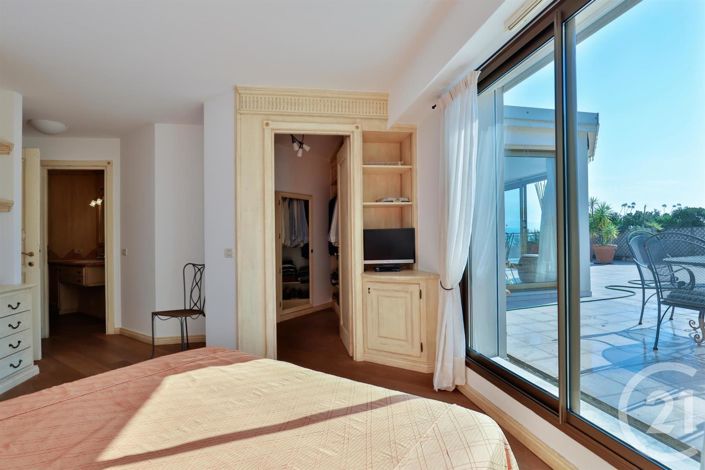 Image No.13-5 Bed Apartment for sale