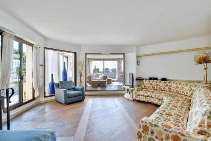 Image No.8-5 Bed Apartment for sale