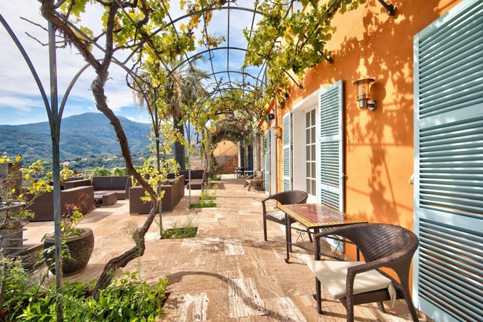 Image No.4-6 Bed House for sale