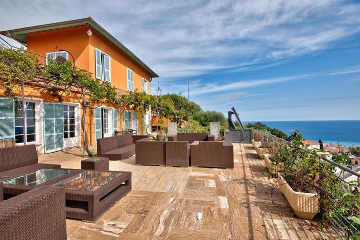 Image No.5-6 Bed House for sale