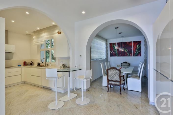 Image No.12-5 Bed House for sale