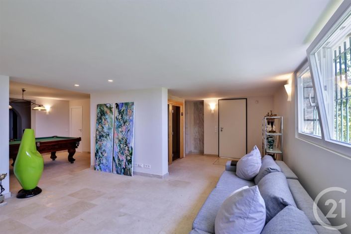 Image No.24-5 Bed House for sale