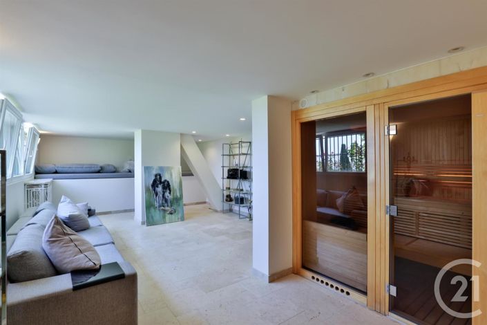 Image No.25-5 Bed House for sale