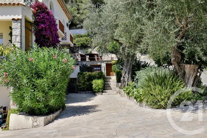 Image No.31-5 Bed House for sale