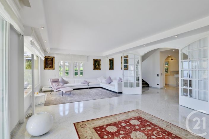 Image No.7-5 Bed House for sale