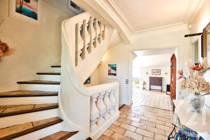 Image No.11-5 Bed House for sale