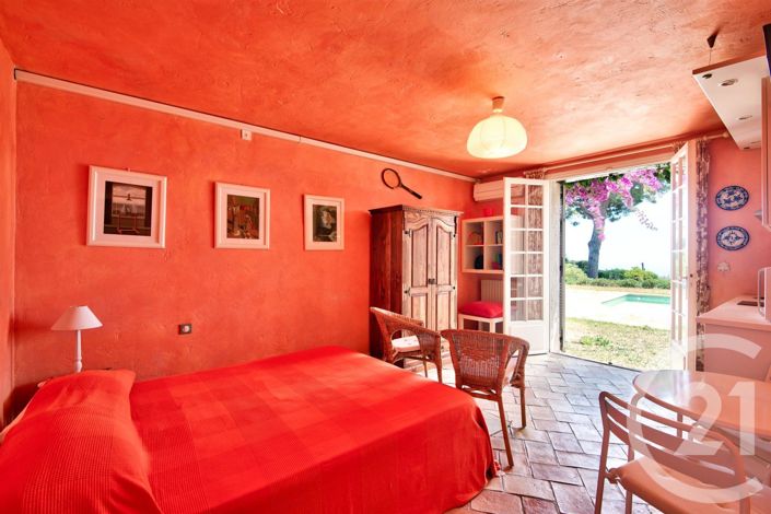 Image No.17-5 Bed House for sale