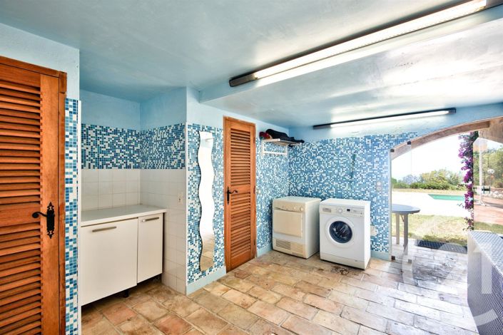 Image No.18-5 Bed House for sale