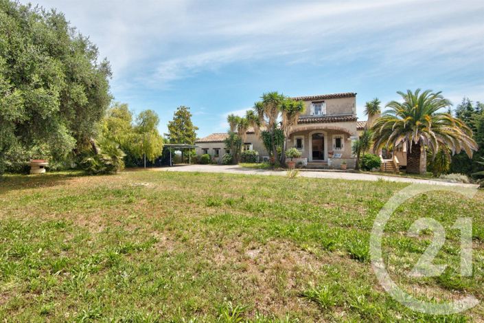 Image No.24-5 Bed House for sale