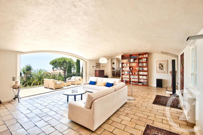 Image No.6-5 Bed House for sale