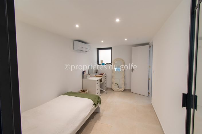 Image No.16-3 Bed House for sale