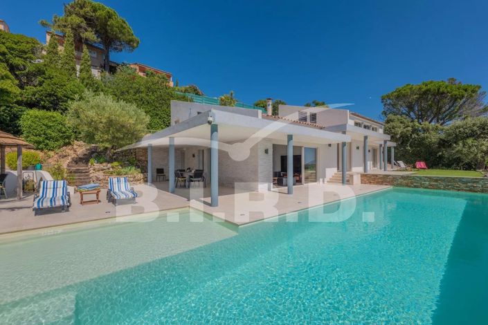 Image No.2-4 Bed House for sale