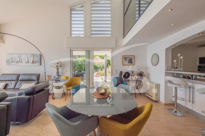 Image No.5-4 Bed House for sale