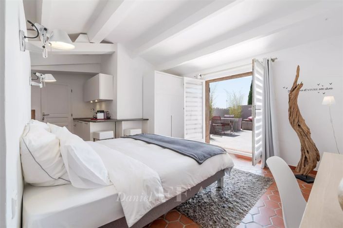 Image No.13-9 Bed House for sale