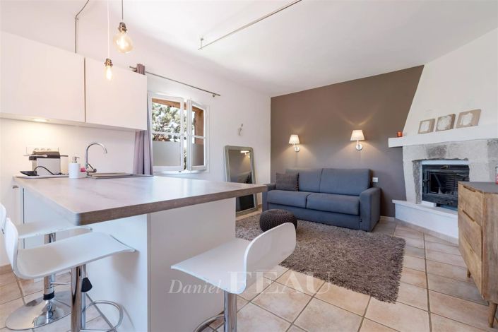 Image No.17-9 Bed House for sale