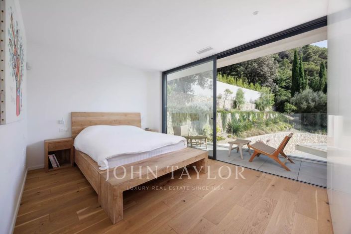 Image No.21-5 Bed House for sale