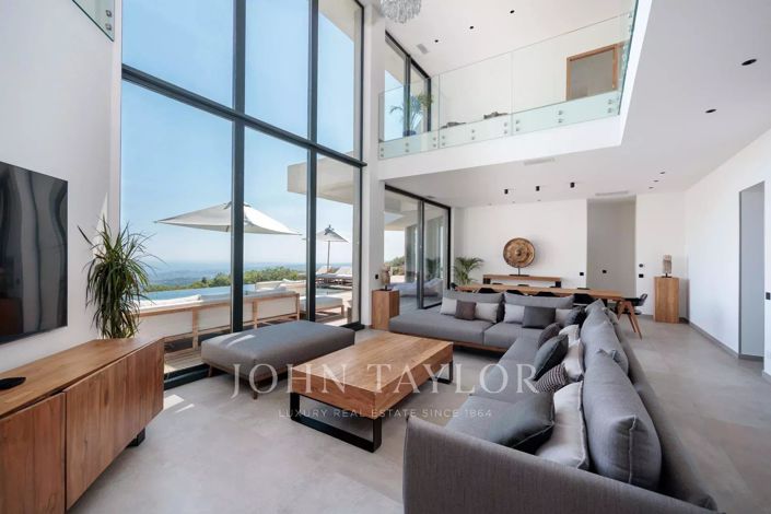 Image No.6-5 Bed House for sale