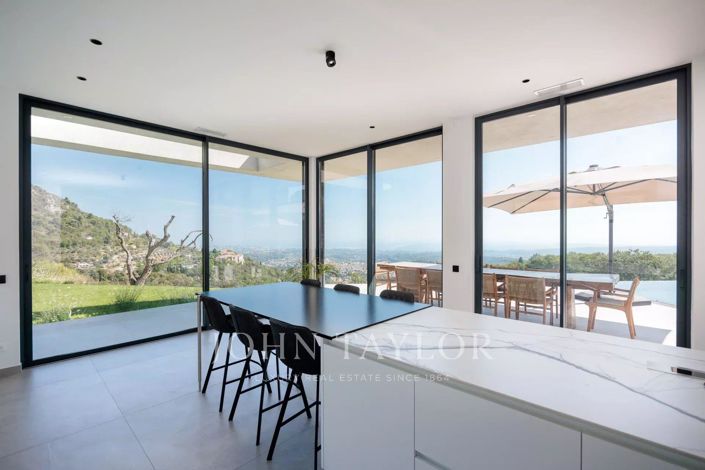 Image No.9-5 Bed House for sale