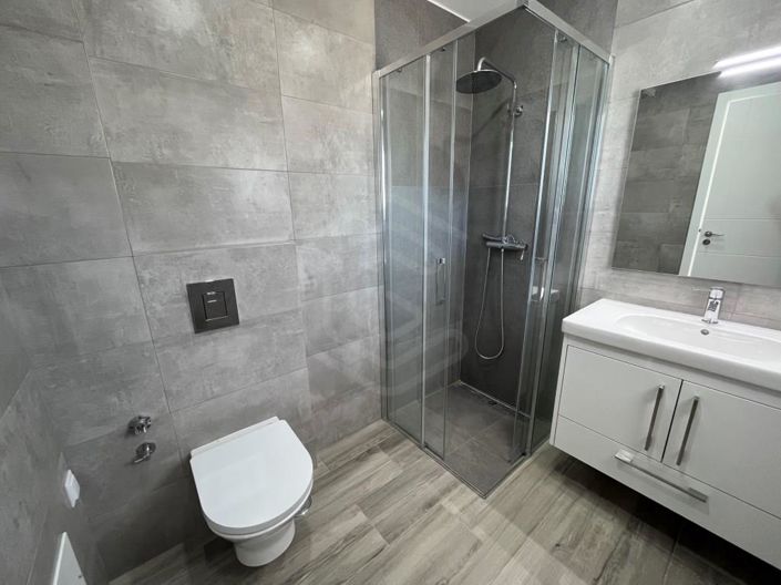 Image No.20-4 Bed House for sale