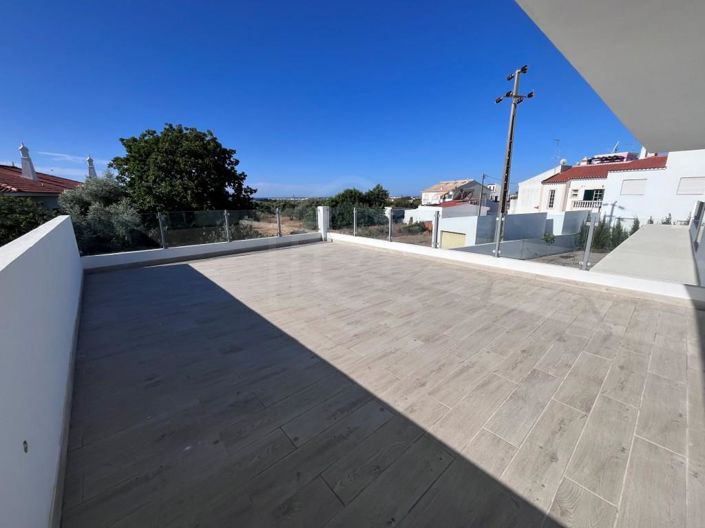 Image No.29-4 Bed House for sale