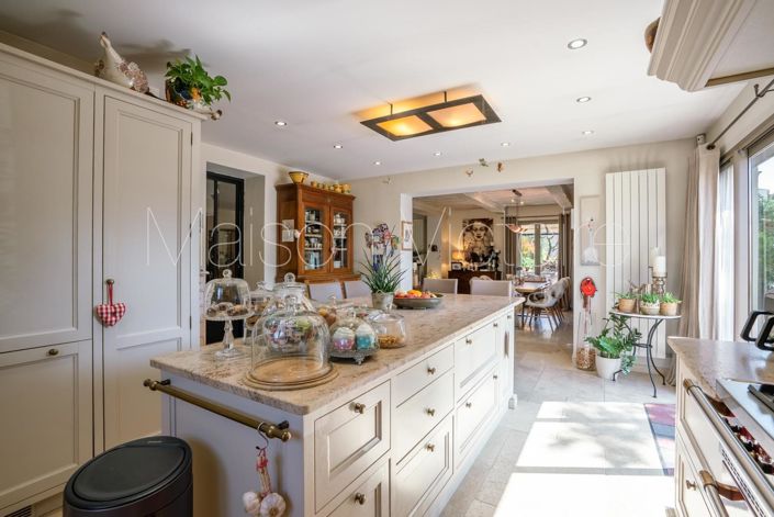 Image No.10-5 Bed House for sale