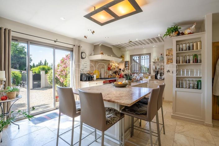 Image No.7-5 Bed House for sale