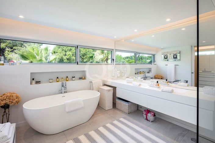 Image No.12-5 Bed House for sale