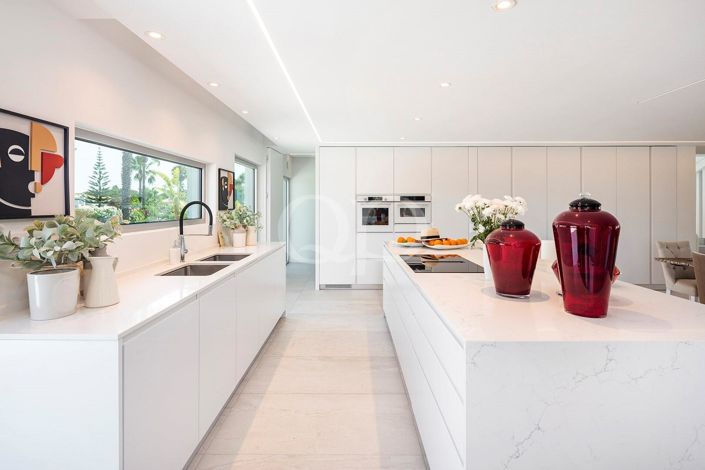 Image No.4-5 Bed House for sale