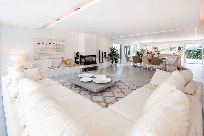 Image No.7-5 Bed House for sale