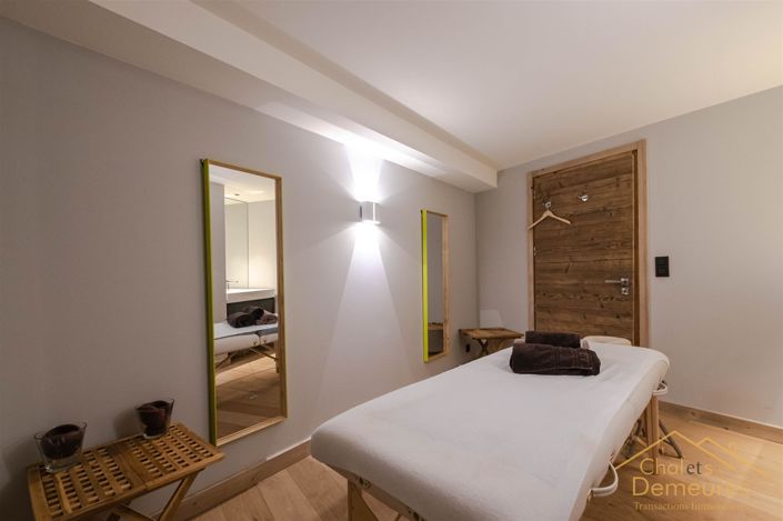 Image No.16-6 Bed House for sale