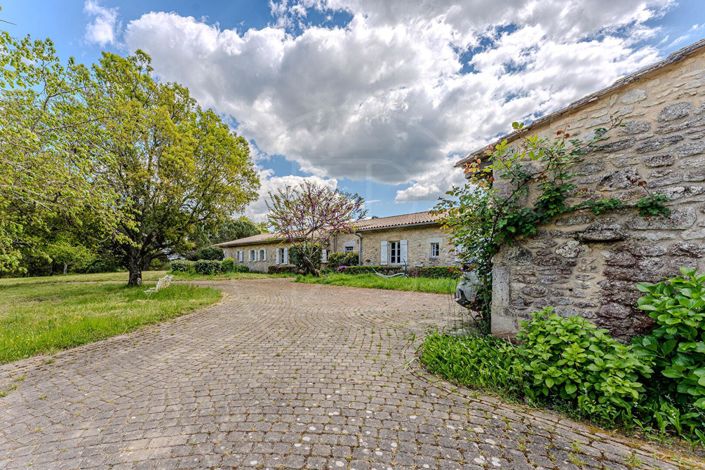 Image No.17-4 Bed House for sale