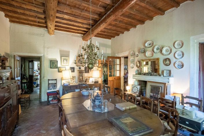 Image No.11-10 Bed House for sale