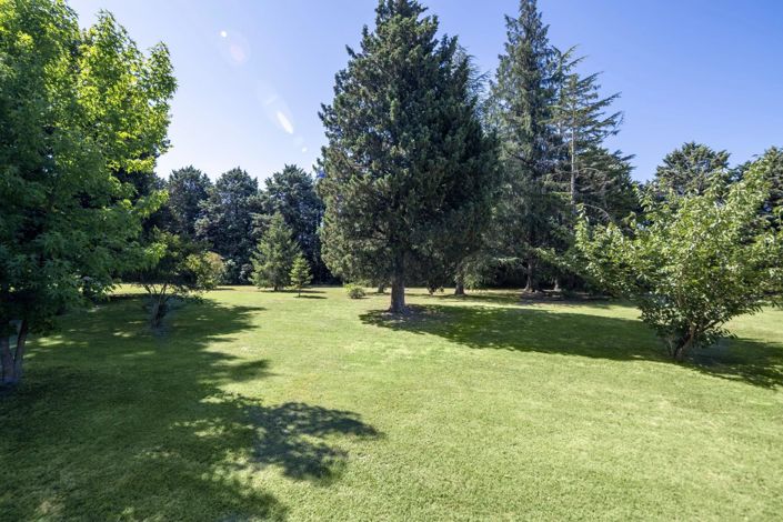 Image No.7-10 Bed House for sale