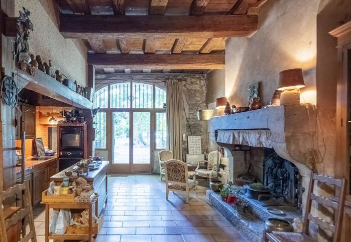 Image No.9-10 Bed House for sale