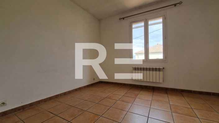 Image No.9-2 Bed House for sale