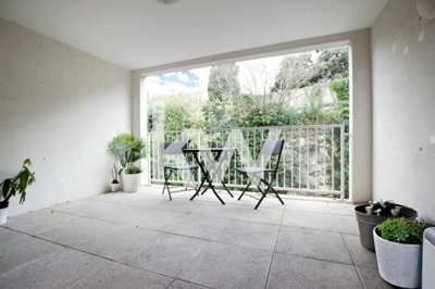 1 - Nîmes, Apartment
