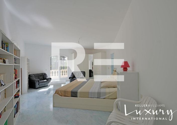 Image No.7-5 Bed House for sale