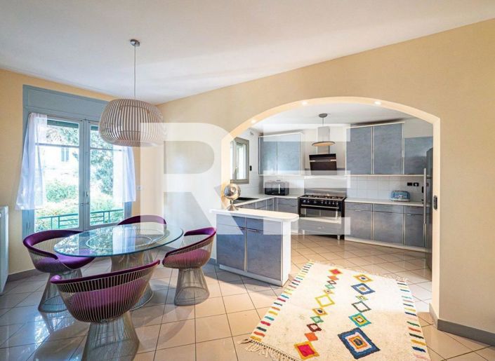 Image No.5-4 Bed House for sale