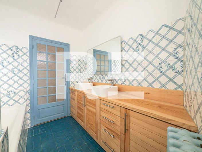 Image No.9-4 Bed House for sale