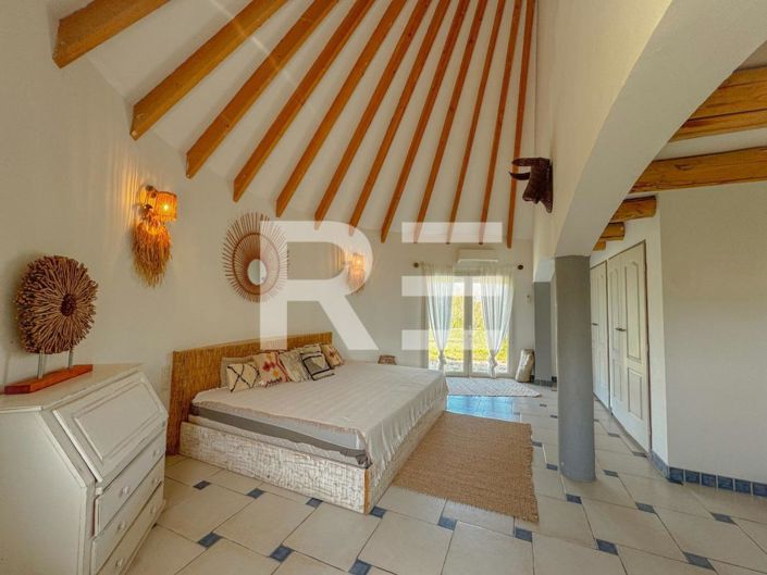 Image No.12-6 Bed House for sale