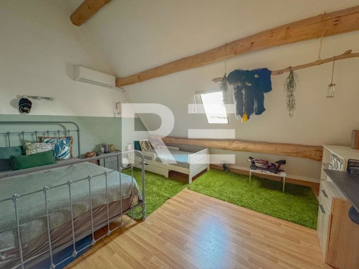 Image No.14-6 Bed House for sale