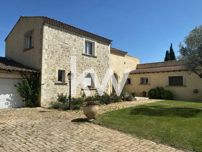 Image No.1-4 Bed House for sale